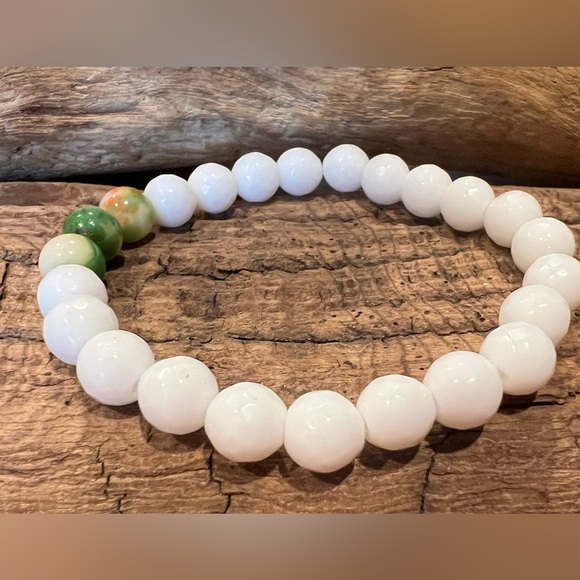 New White Jade & White Faceted Agate Bracelet Natural Stone Beaded Stretchy 8mm - Picture 2 of 5